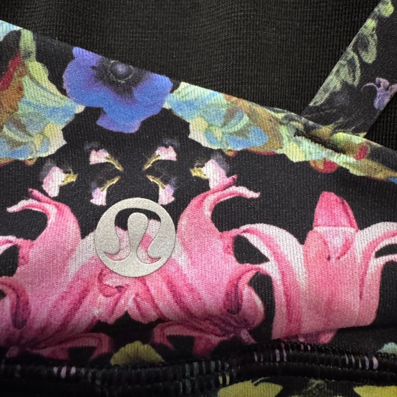 Lululemon Energy Bra Black Floral 6 NWOT - Picture 3 of 4